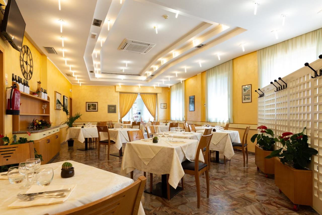 Hotel Belvedere Порто-Сант'Ельпідіо Екстер'єр фото