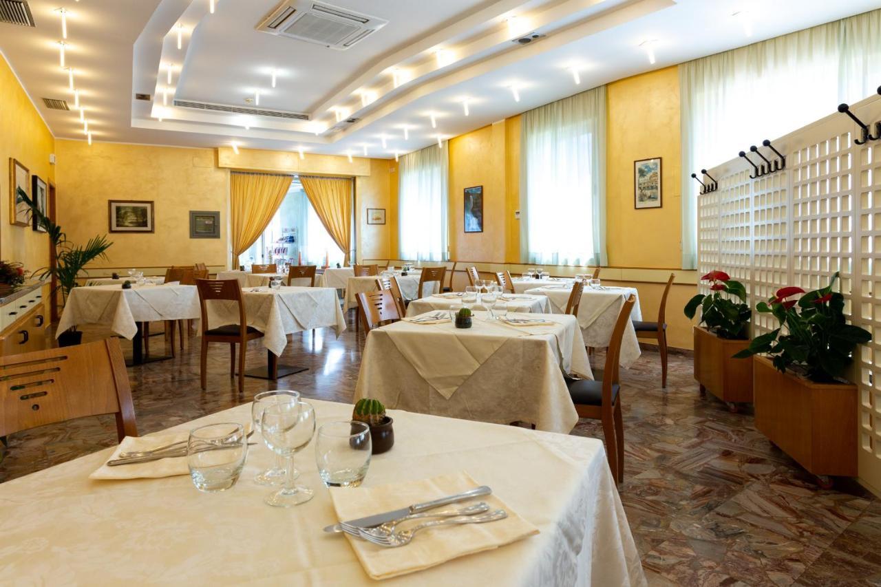 Hotel Belvedere Порто-Сант'Ельпідіо Екстер'єр фото