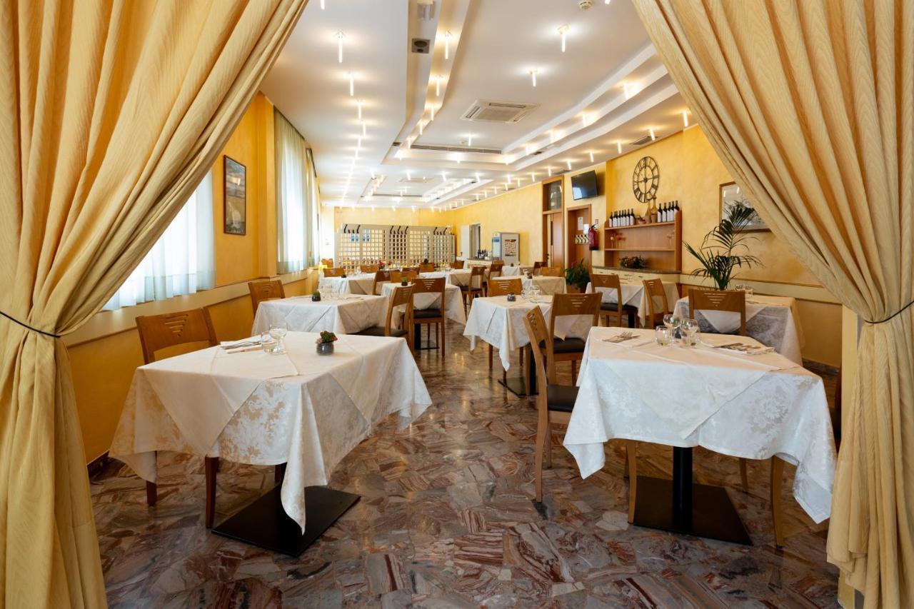 Hotel Belvedere Порто-Сант'Ельпідіо Екстер'єр фото